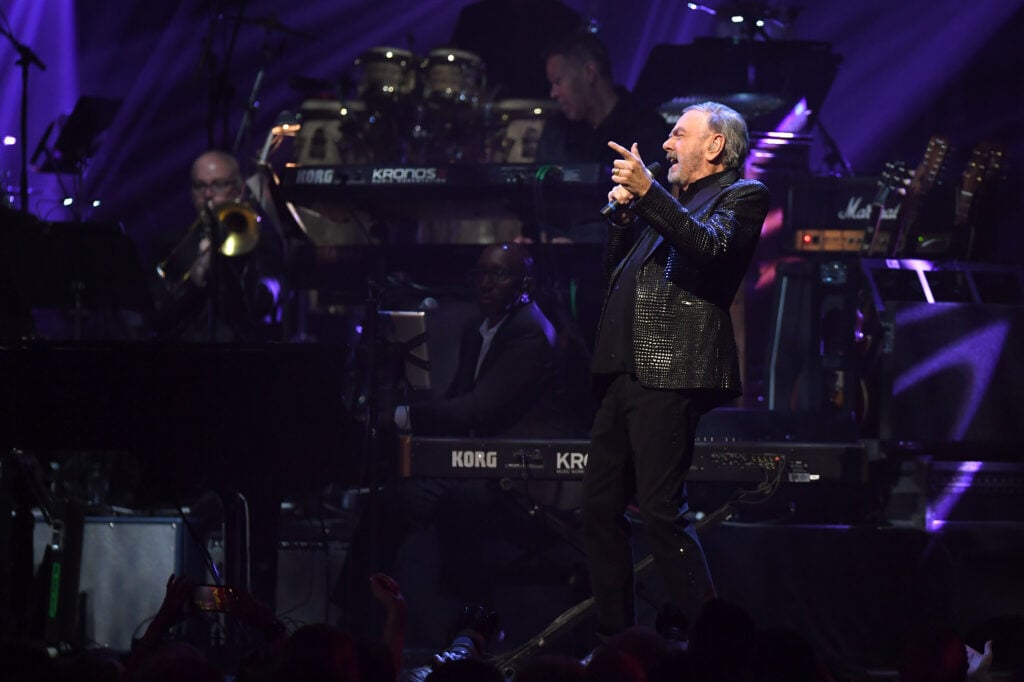 Neil Diamond feels Power of Love at Las Vegas gala