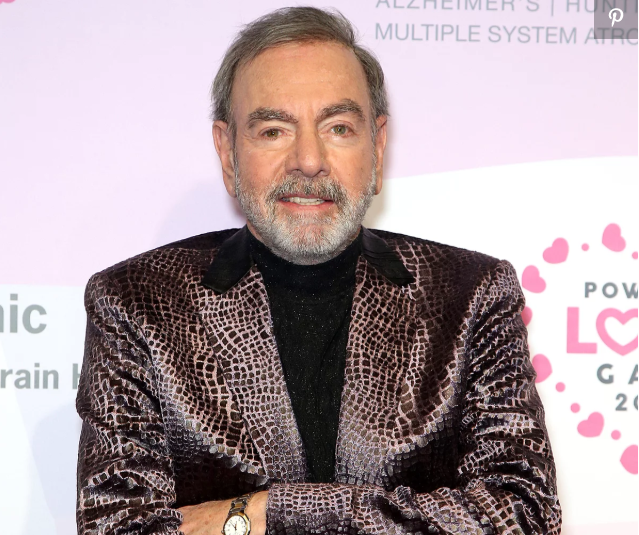 Neil Diamond performs at benefit two years after retiring due to Parkinson’s diagnosis
